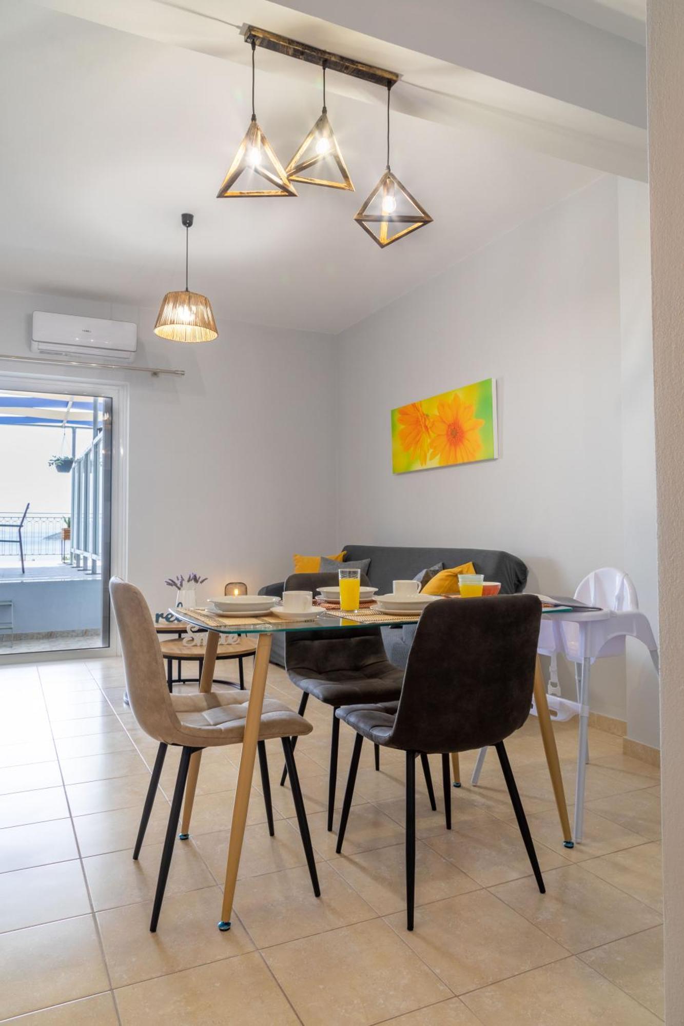 Iliana Apartments Tolón Exterior photo